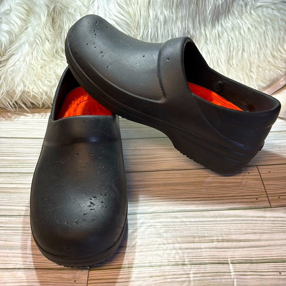 Neria Pro II Literide Work Clogs Black Women’s Size 9